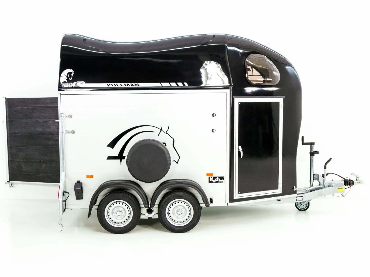 Cheval Liberte Pferdeanhänger GOLD One 1,5er, Pullmann-Fahrwerk, Sattelkammer, schwarz-Neu – Bild 6