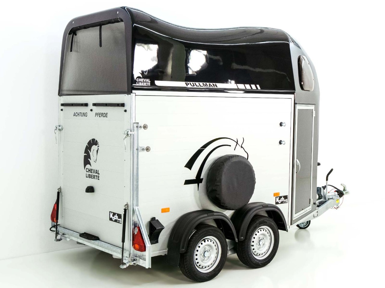 Cheval Liberte Pferdeanhänger GOLD One 1,5er, Pullmann-Fahrwerk, Sattelkammer, schwarz-Neu – Bild 8