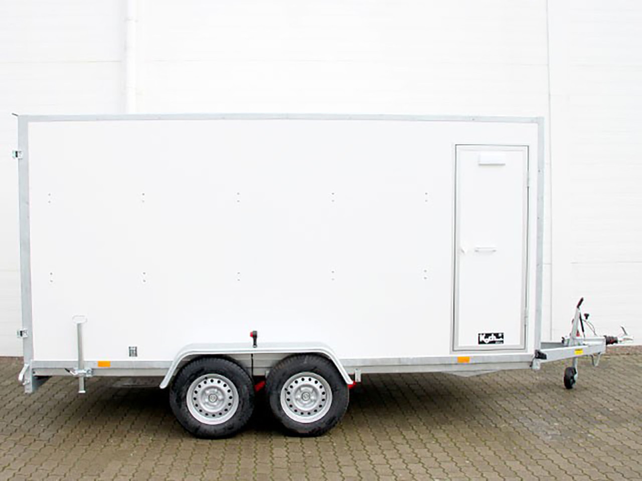 Blyss Kofferanhänger 200x400cm Höhe:190 2,7t, Rampe, Tür, SW-Neu – Bild 2