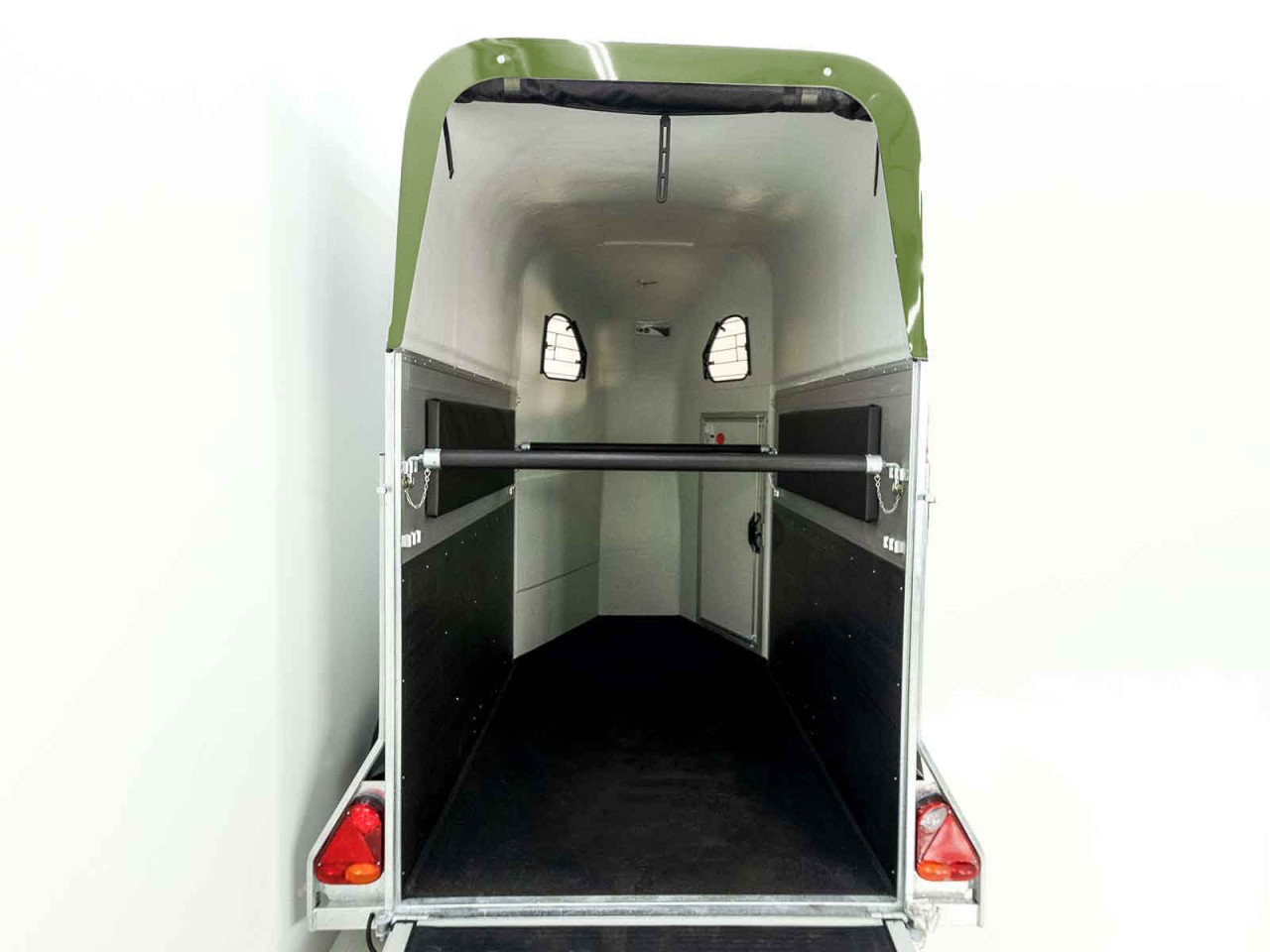 Cheval Liberte Pferdeanhänger GOLD One 1,5er, Pullman-Fahrwerk, olivgrün-Neu – Bild 4